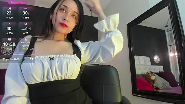 Snapshot of juliieta_love chatting on December 3, 2024, 10:07 pm juliieta love online show from December 3, 2024, 10:07 pm