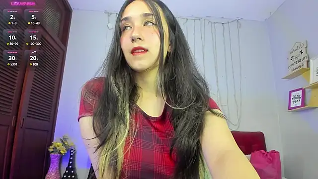 Snapshot of juliieta_love chatting on December 7, 2024, 7:43 pm juliieta love online show from December 7, 2024, 7:43 pm