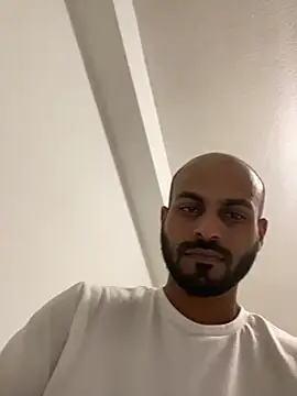 islandvybee55 online show from December 14, 2024, 10:39 pm