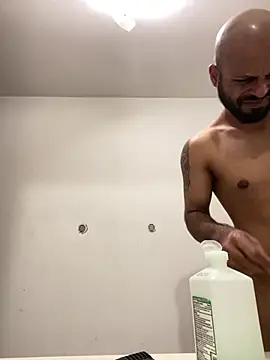 islandvybee55 online show from March 2, 2025, 8:18 pm