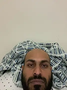 islandvybee55 online show from March 9, 2025, 11:46 pm