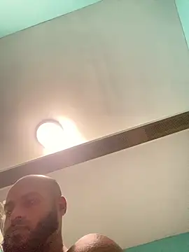 islandvybee55 online show from February 25, 2026, 4:05 pm