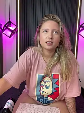 Snapshot of MiaPetit_ chatting on January 12, 2025, 11:04 pm MiaPetit  online show from January 12, 2025, 11:04 pm