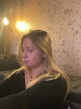 Snapshot of MiaPetit_ chatting on March 8, 2025, 4:50 pm MiaPetit  online show from March 8, 2025, 4:50 pm