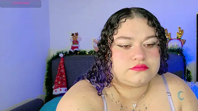 lunitaa0 online show from November 26, 2025, 3:18 am