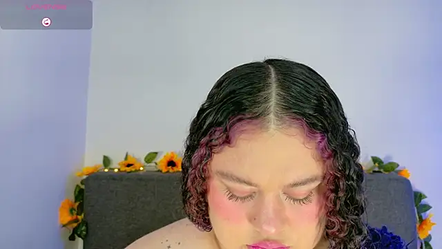 lunitaa0 online show from March 14, 2026, 3:12 am