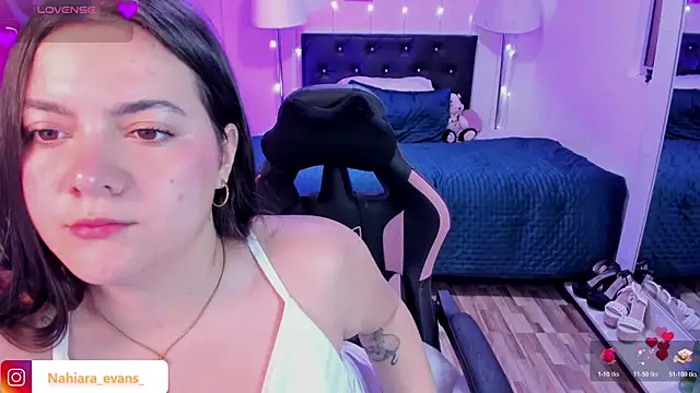 NahiaraEvans  online show from November 12, 2025, 12:22 am