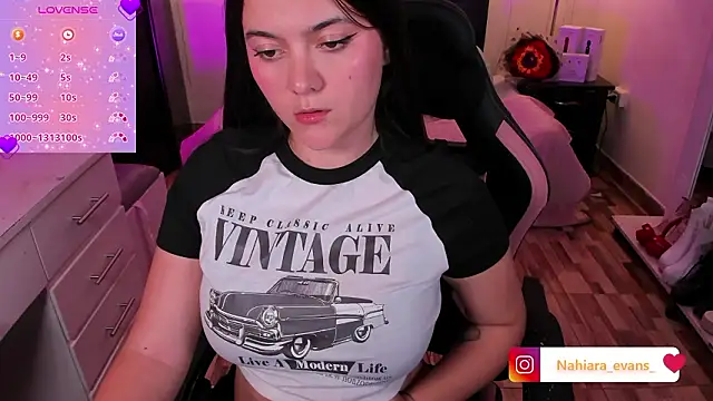 NahiaraEvans  online show from March 25, 2026, 8:31 am