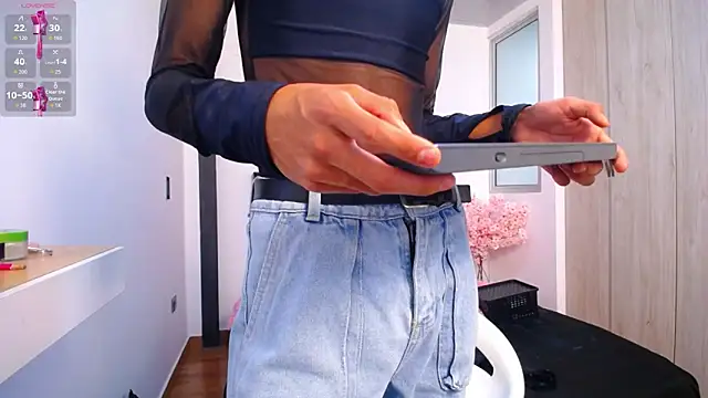 abigail f00x online show from February 5, 2026, 12:43 pm