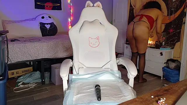 loveluna8 online show from February 24, 2025, 9:20 pm