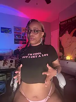 loveluna8 online show from March 21, 2025, 6:38 am