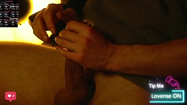 coupleofficial online show from April 9, 2026, 9:31 pm