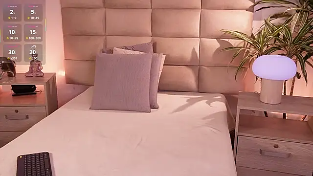 lexiee grey  online show from February 14, 2026, 12:02 pm