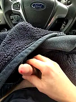 Snapshot of Titanhoott chatting on February 20, 2025, 12:36 pm Titanhoott online show from February 20, 2025, 12:36 pm