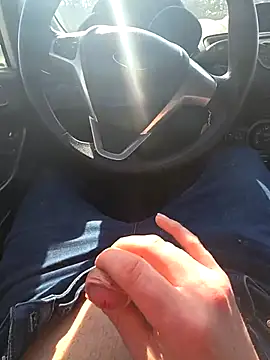 Snapshot of Titanhoott chatting on March 4, 2025, 10:24 am Titanhoott online show from March 4, 2025, 10:24 am