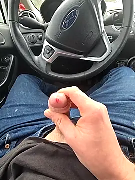 Snapshot of Titanhoott chatting on March 10, 2025, 11:10 am Titanhoott online show from March 10, 2025, 11:10 am