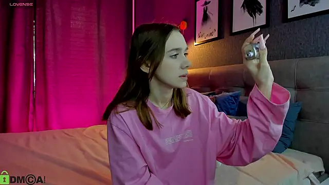 Snapshot of Lesi_Moonie01 chatting on February 24, 2026, 9:40 am Lesi Moonie01 online show from February 24, 2026, 9:40 am