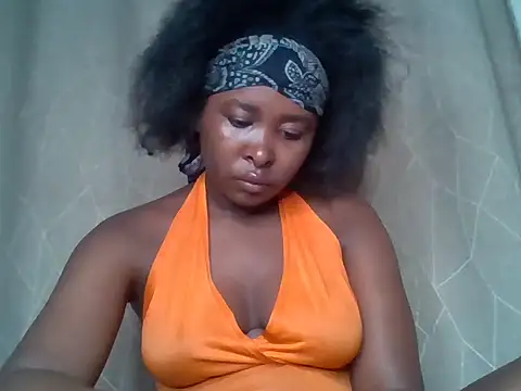 Moonfades online show from February 11, 2026, 3:00 am