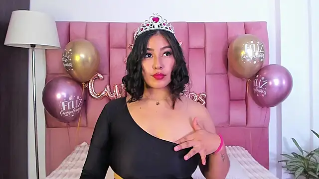 EmmaRossem online show from February 9, 2025, 8:13 pm