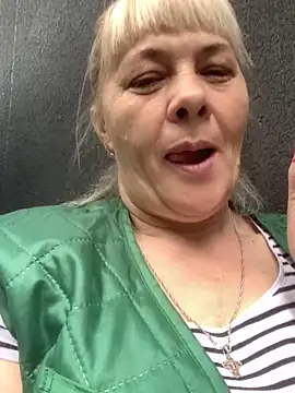 Snapshot of Lia_Laguna77 chatting on June 15, 2026, 6:37 am Lia Laguna77 online show from June 15, 2026, 6:37 am