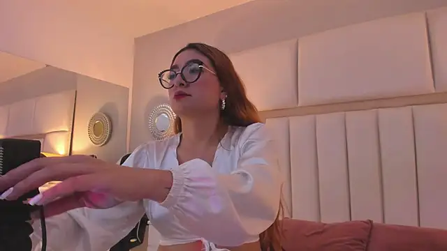 Snapshot of AmbarSantany chatting on February 6, 2025, 8:23 pm AmbarSantany online show from February 6, 2025, 8:23 pm