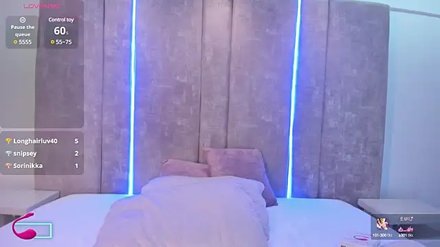 Snapshot of MaxiRogers chatting on March 10, 2025, 10:55 pm MaxiRogers online show from March 10, 2025, 10:55 pm