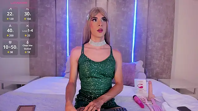 Snapshot of MaxiRogers chatting on March 11, 2025, 9:04 pm MaxiRogers online show from March 11, 2025, 9:04 pm