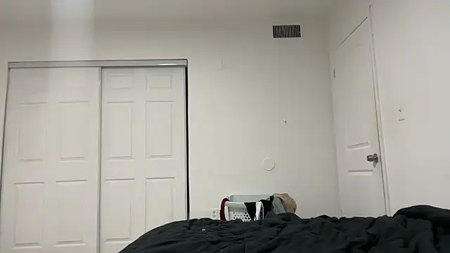 shandiloveslemonss online show from October 9, 2025, 11:47 pm