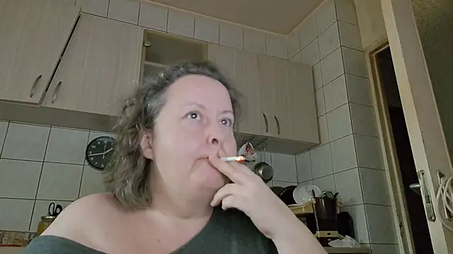 Snapshot of melissaBlessing chatting on December 14, 2025, 11:37 am melissaBlessing online show from December 14, 2025, 11:37 am