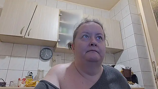 Snapshot of melissaBlessing chatting on December 15, 2025, 2:27 am melissaBlessing online show from December 15, 2025, 2:27 am