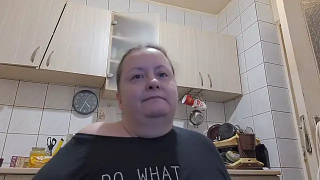 Snapshot of melissaBlessing chatting on December 17, 2025, 2:28 am melissaBlessing online show from December 17, 2025, 2:28 am