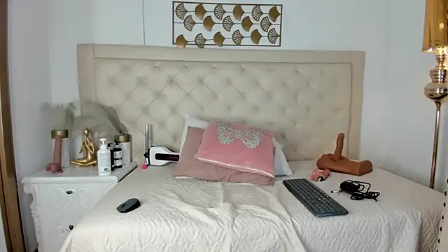  chloe adams online show from February 13, 2025, 11:39 am