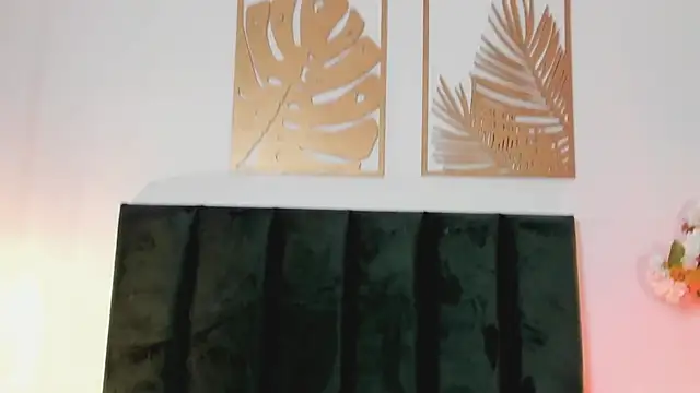 Snapshot of HollyHudsonn chatting on January 7, 2025, 3:02 pm HollyHudsonn online show from January 7, 2025, 3:02 pm