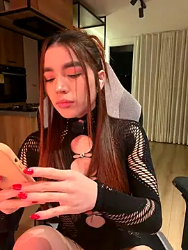 carolynnetrujillo online show from January 6, 2026, 3:32 am