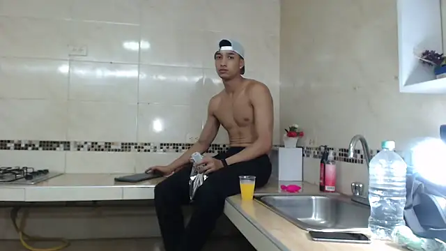 jose sexycumm online show from January 15, 2025, 11:40 pm