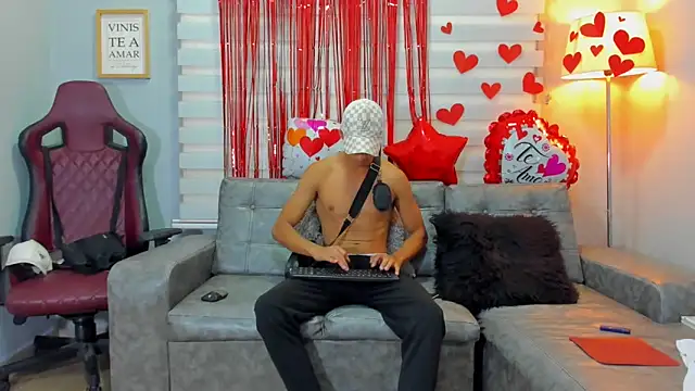 jose sexycumm online show from February 13, 2025, 7:31 pm