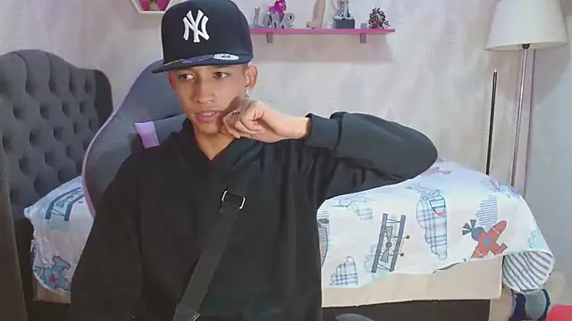 jose sexycumm online show from March 1, 2025, 8:53 pm