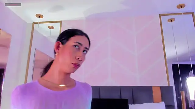 GabyPetit online show from December 1, 2025, 8:03 pm