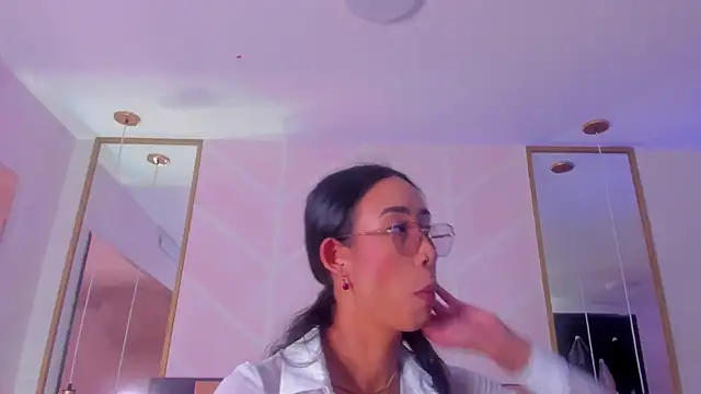 GabyPetit online show from January 12, 2026, 8:03 pm