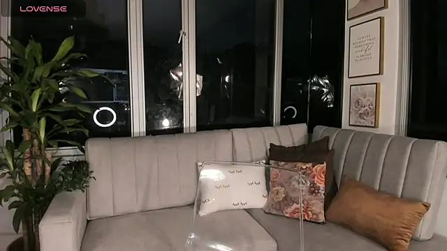 Snapshot of Megan_Lim chatting on February 7, 2025, 11:01 am Megan Lim online show from February 7, 2025, 11:01 am