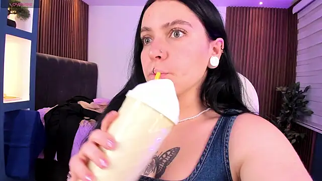 Lucy Smith2 online show from January 25, 2025, 3:40 am