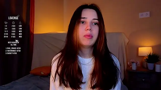 GillianDowdey online show from October 16, 2025, 2:56 am