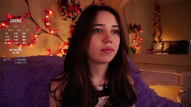 GillianDowdey online show from November 4, 2025, 2:43 am