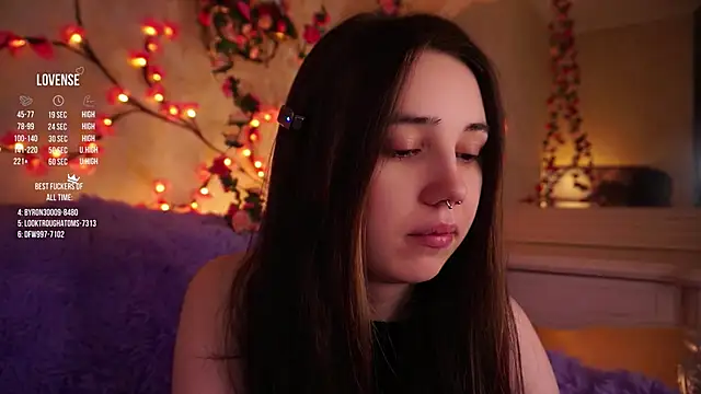 GillianDowdey online show from November 6, 2025, 2:45 am