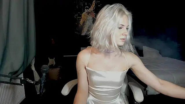 Snapshot of Milena_marshmalows chatting on December 8, 2024, 6:39 pm Milena marshmalows online show from December 8, 2024, 6:39 pm