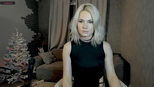 Snapshot of Milena_marshmalows chatting on December 23, 2024, 2:13 am Milena marshmalows online show from December 23, 2024, 2:13 am