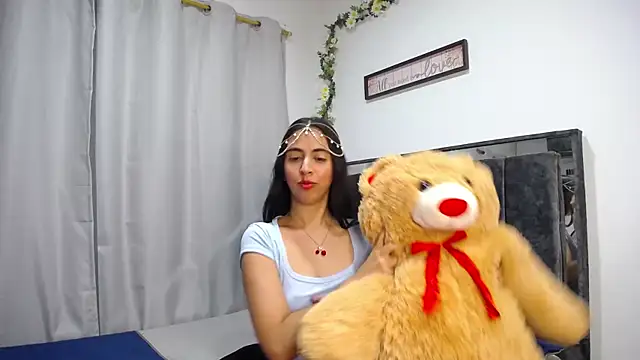 anna alvarez online show from May 14, 2026, 1:23 am