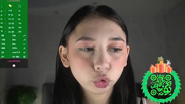 AislyEmbury online show from December 2, 2025, 5:13 am