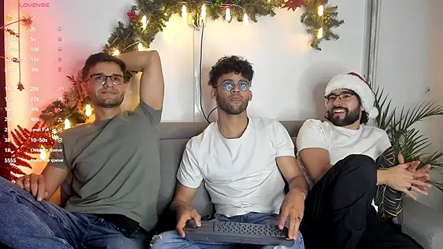 Snapshot of crisandrews chatting on December 31, 2024, 3:12 am crisandrews online show from December 31, 2024, 3:12 am