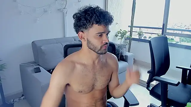 Snapshot of crisandrews chatting on February 11, 2025, 8:52 pm crisandrews online show from February 11, 2025, 8:52 pm